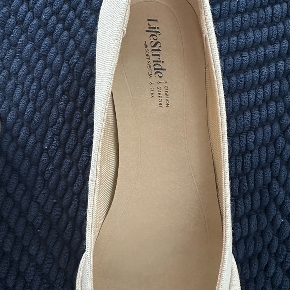 Life Stride Cream Pointed Toe Women Flats Light sparkle/sheen 9.5W New w/o box - Picture 5 of 10